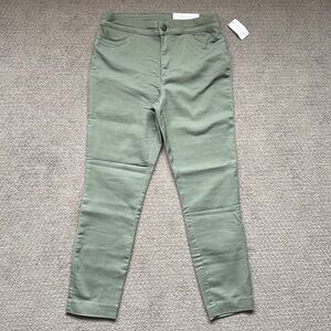 •CHRISTOPHER & BANKS• NWT Women’s High Rise Relaxed Fit Ankle Pant